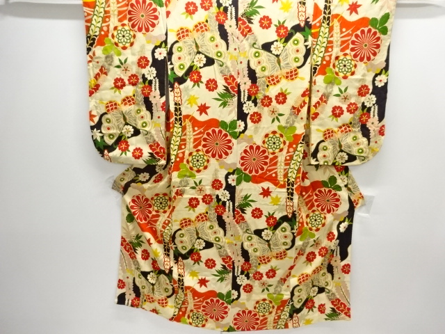 アンティーク　錦紗蝶に草花模様着物